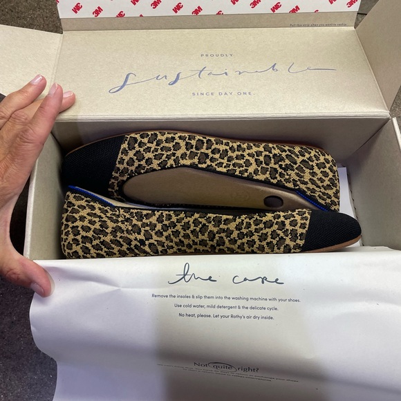 🆕 Rothy’s “Little Cat” The Square Flat Shoes, Size 8.5 - Picture 2 of 11